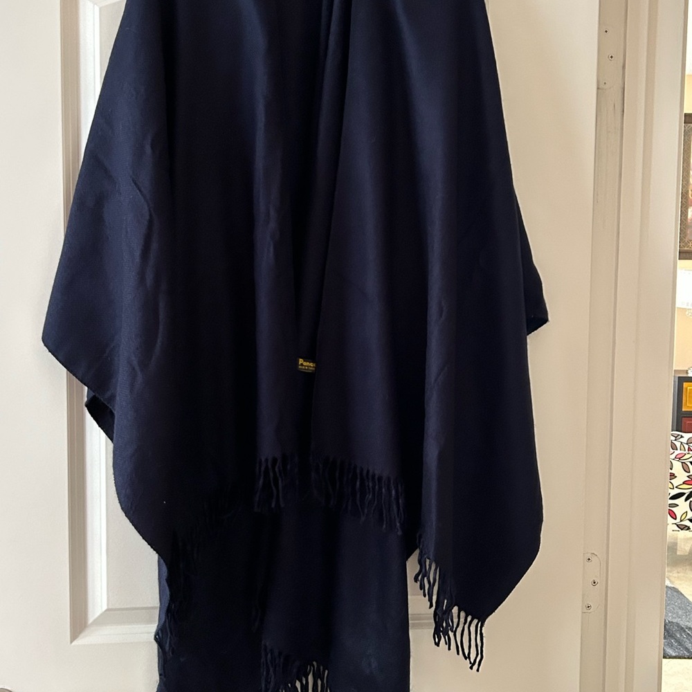 NWOT Pango Turkey Made Women’s Navy Fringed Shawl Wrap.Roomy Poncho.Soft.Large